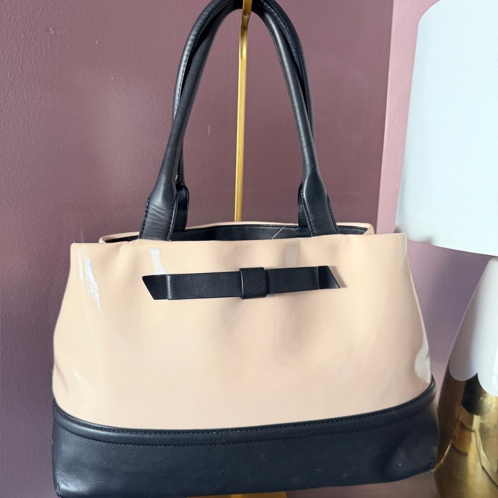 Kate Spade 2-Toned Bow Tote circa 2013 - Picture 4 of 9